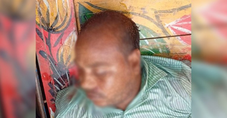প্রধান সড়কে বেপরোয়া ট্রাক্টর কেড়ে নিল কলেজ শিক্ষকের প্রাণ